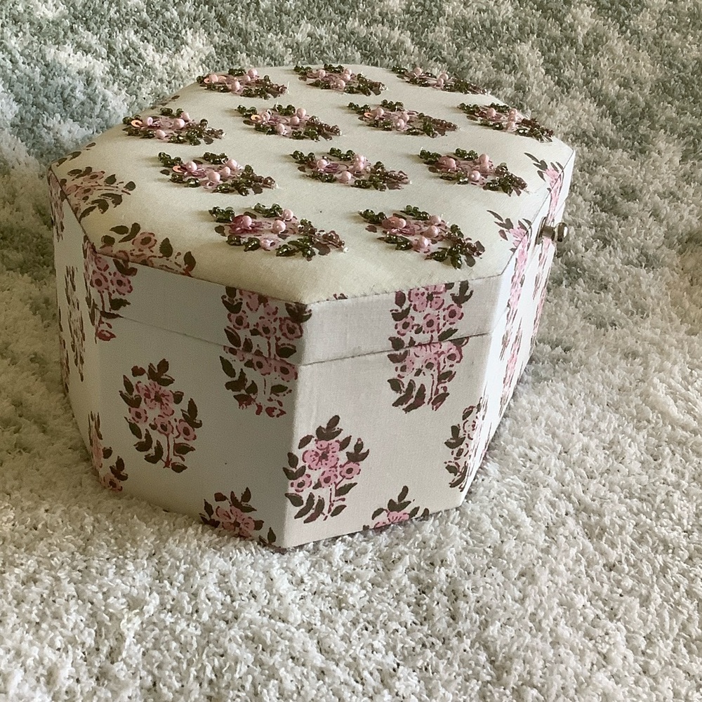 Floral Quilted Octagonal Jewelry Box India NWT - Picture 7 of 14